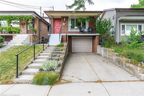 82 E 36th St, Hamilton, ON, L8V3Z1 | Card Image
