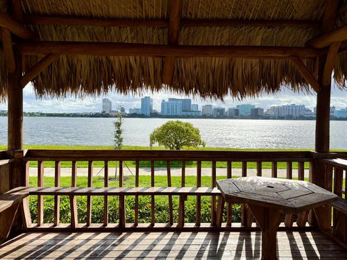 apt-112-752 Executive Center Dr, West Palm Beach, FL, 33401-8666 | Card Image