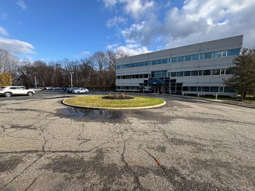 201-1 Corwin Ct, Newburgh, NY, 12550-5176 | Card Image