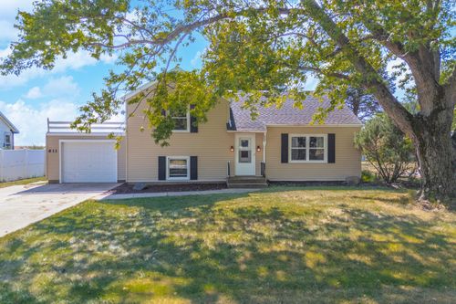 611 Ne 2nd St, Hopedale, IL, 61747-9405 | Card Image