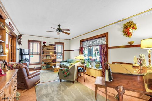 707 W Main St, Urbana, IL, 61801-2507 | Card Image