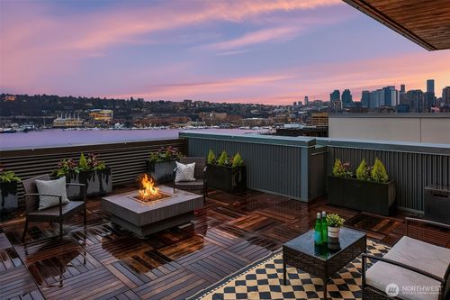 a-1709 Dexter Ave N, Seattle, WA, 98109-3022 | Card Image