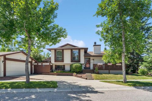 371 Woodridge Place Sw, Calgary, AB, T2W3S5 | Card Image