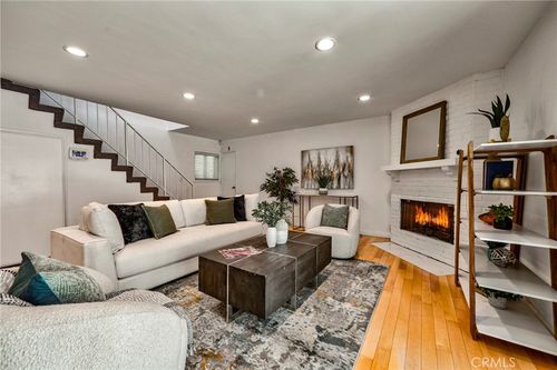 unit-16-11100 Acama St, Studio City, CA, 91602-3074 | Card Image