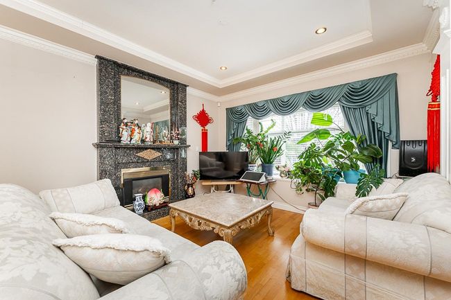 1437 E 58th Ave, House other with 7 bedrooms, 5 bathrooms and 4 parking in Vancouver BC | Image 5