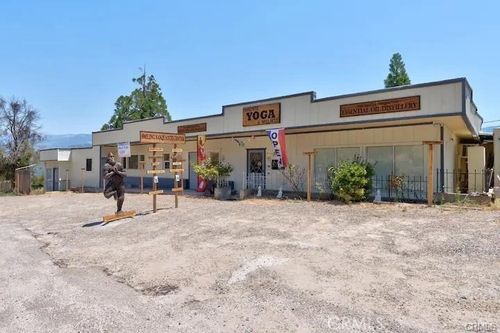 38797 Highway 41, Oakhurst, CA, 93644 | Card Image