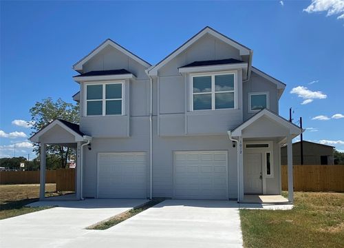 1004 E Fannin St, Luling, TX, 78648-2276 | Card Image