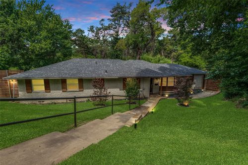 3467 Navajo Cir, Dallas, TX, 75224-3724 | Card Image