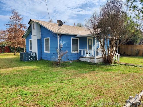 202 N East Ave, Tahlequah, OK, 74464-3222 | Card Image