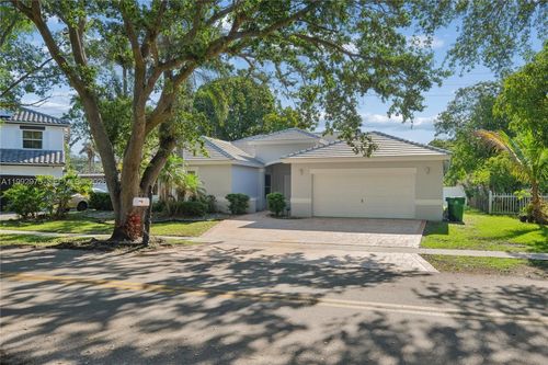 2025 Sw 90th Ave, Miramar, FL, 33025-4738 | Card Image