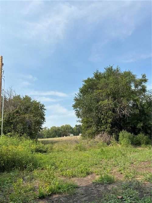 27411 S Hillside Rd, Harrisonville, MO, 64701-3324 | Card Image