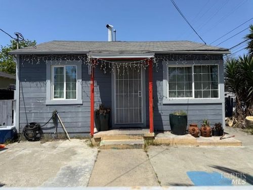 697 Nevada Street, Oakland, CA, 94603 | Card Image