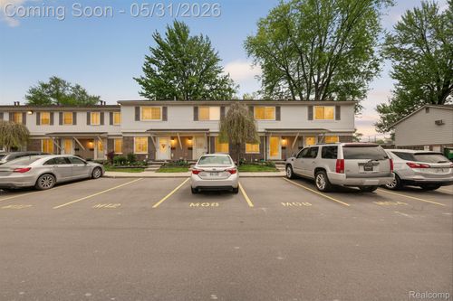 10-39700 Manor Dr, Harrison Township, MI, 48045-1524 | Card Image