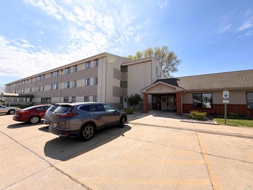 5300 Stone Ave, Sioux City, IA, 51106-2003 | Card Image