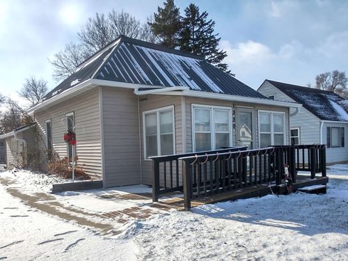 1330 Central Ave, Estherville, IA, 51334-2435 | Card Image