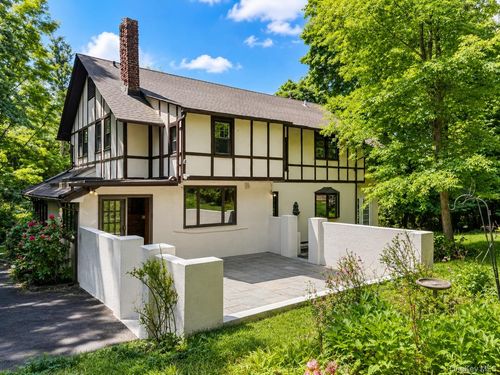 1 Edgehill Rd, Glen Cove, NY, 11542-2613 | Card Image