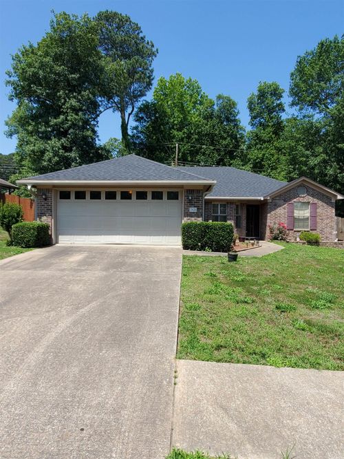 2921 Henson Pl, Bryant, AR, 72022-9117 | Card Image