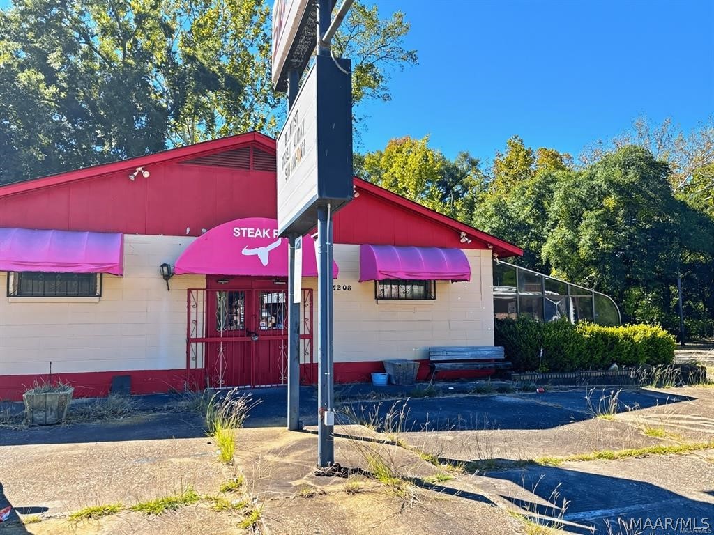 Commercial Sale in Selma 4