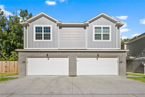 1-2-1095 S Benchmark Ln, Fayetteville, AR, 72704-4065 | Card Image
