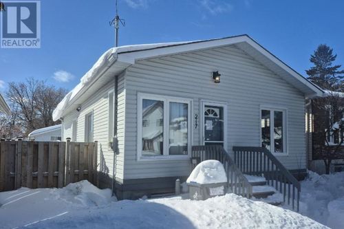 217 Angus St, Thunder Bay, ON, P7A2Y3 | Card Image