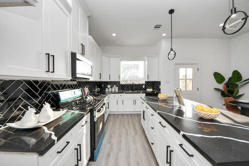 b-8533 Amadwe St, Houston, TX, 77051-2607 | Card Image