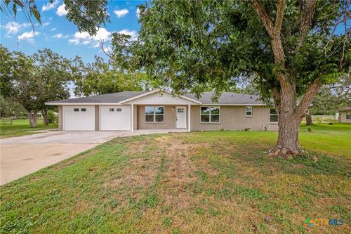 408 E King Rd, Bloomington, TX, 77951 | Card Image