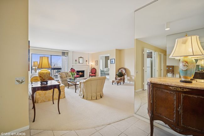 APT-512 - 1771 Mission Hills Rd, Condo with 2 bedrooms, 2 bathrooms and 1 parking in Northbrook IL | Image 5