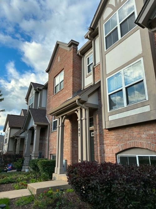 147 Rosehall Dr, Lake Zurich, IL, 60047-6235 | Card Image