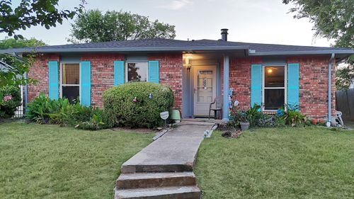241 S Young Boulevard, DeSoto, TX, 75115 | Card Image