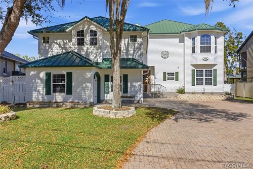 300 12th Ave, Crystal River, FL, 34428-3889 | Card Image