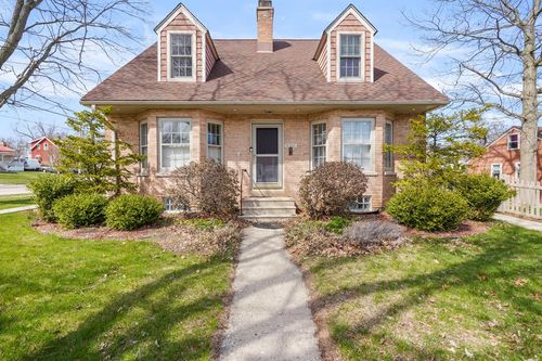 620 73rd Street, Kenosha, WI, 53143 | Card Image