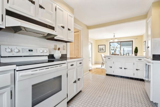 140 Elmwood Rd, House other with 7 bedrooms, 4 bathrooms and 2 parking in Swampscott MA | Image 16