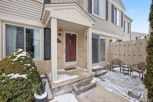 44582 Connecticut Ct, Clinton Township, MI, 48038-1074 | Card Image