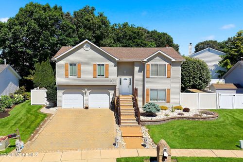 34 Bronia St, Howell, NJ, 07731-3802 | Card Image