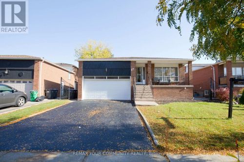 27 Moffatt Avenue, Brampton (Fletcher's West), ON, L6Y2L6 | Card Image
