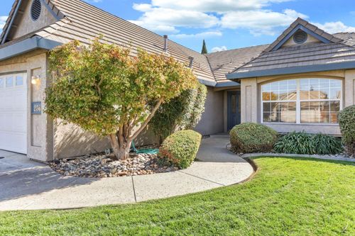 236 Dunsmuir, Lodi, CA, 95249 | Card Image