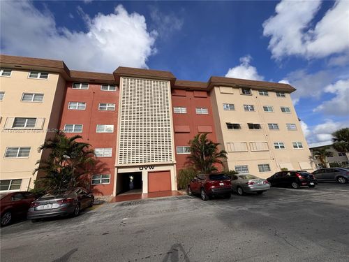 apt-u103-5300 Washington St, Hollywood, FL, 33021-7739 | Card Image