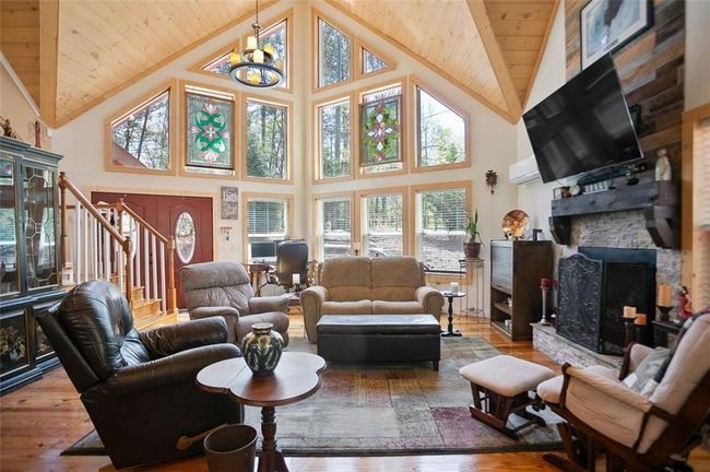1466 Newport Dr, House other with 3 bedrooms, 3 bathrooms and 1 parking in Ellijay GA | Image 4