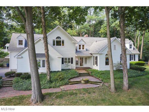 285 Nob Hill Dr, Akron, OH, 44303-1600 | Card Image