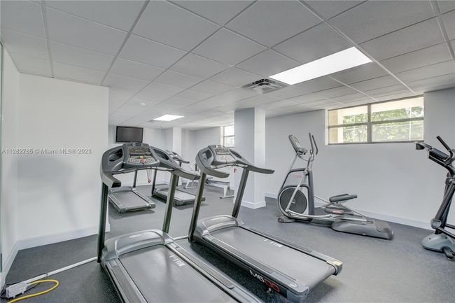 231 - 600 Parkview Dr, Condo with 3 bedrooms, 2 bathrooms and null parking in Hallandale Beach FL | Image 36