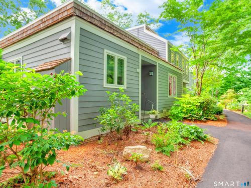 2-2 Castle Rock, Branford, CT, 06405-4457 | Card Image