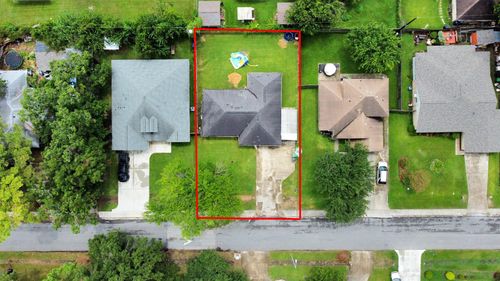 2827 Ellington St, Houston, TX, 77088-4513 | Card Image
