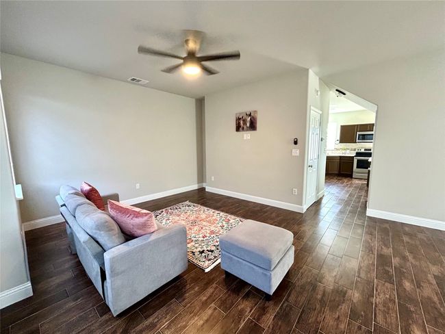 3805 Highway 290 E, House other with 3 bedrooms, 3 bathrooms and 4 parking in Paige TX | Image 6