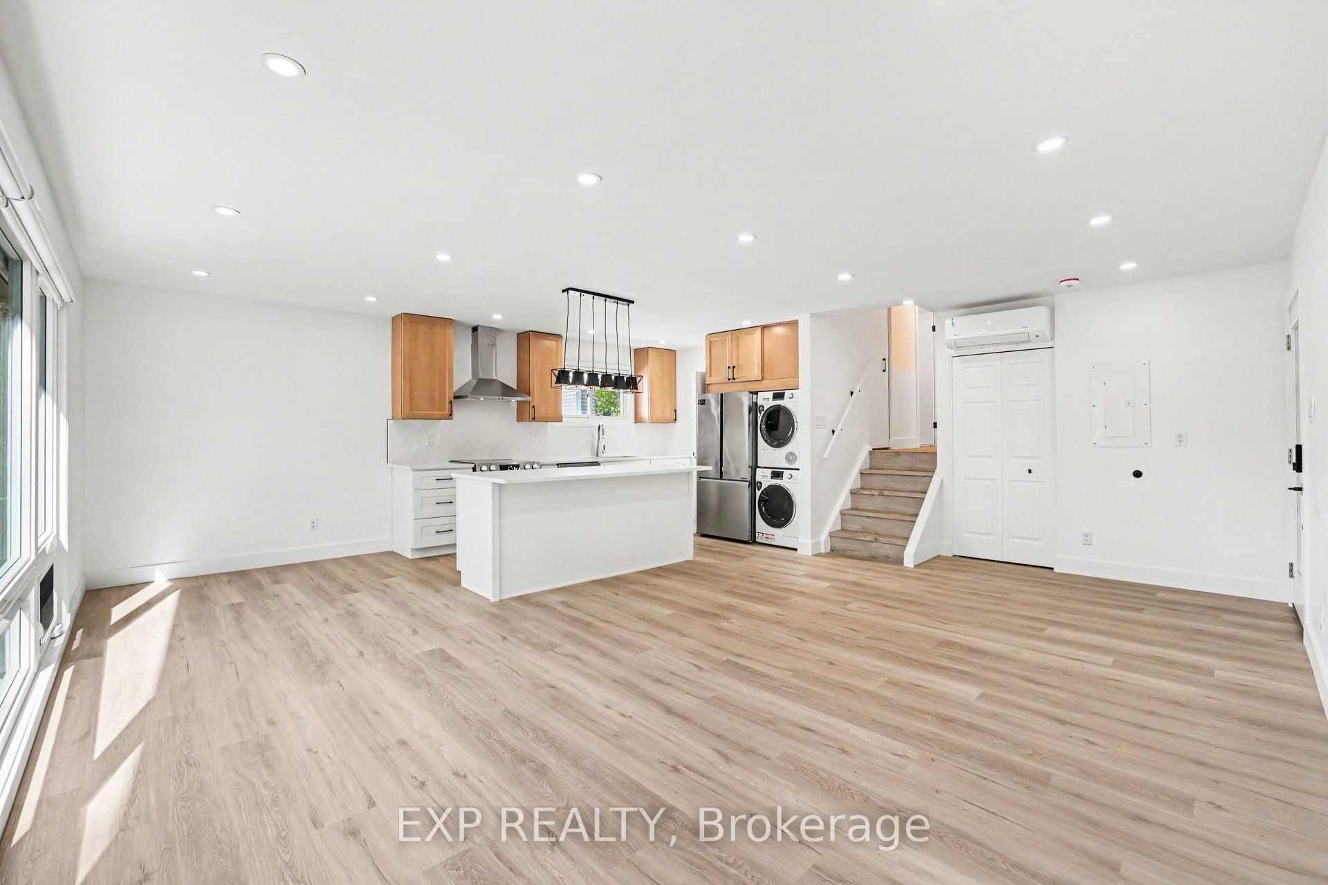 Residential in Hunt Club - South Keys and Area 5
