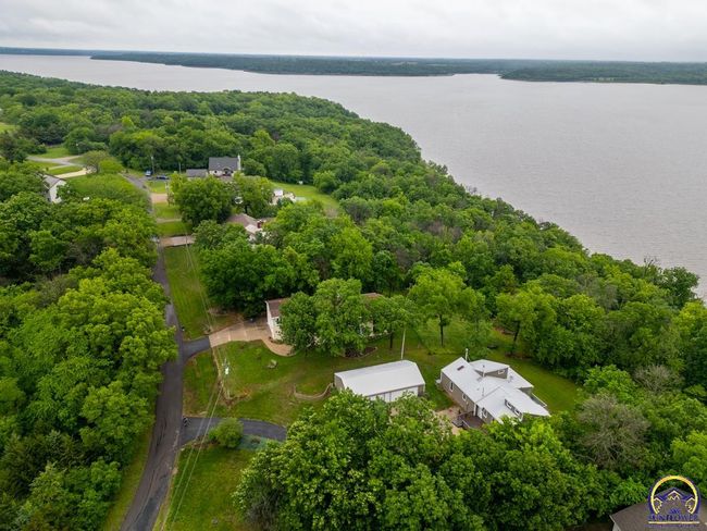 8231 Mike O Vince Rd, House other with 5 bedrooms, 4 bathrooms and null parking in Ozawkie KS | Image 9
