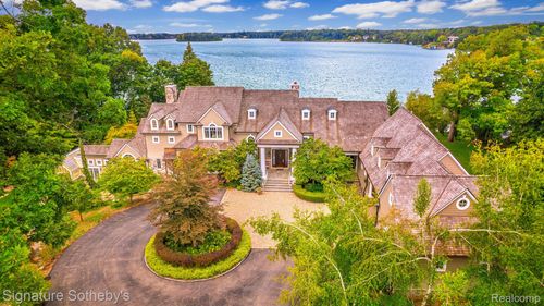 214 Gallogly Rd, Lake Angelus, MI, 48326-1231 | Card Image