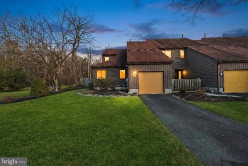 16 Jacob Ct, Ewing, NJ, 08628-3342 | Card Image