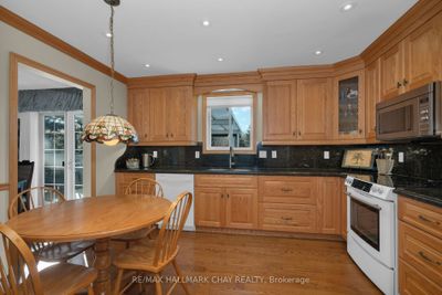 11 Porter Cres, House other with 3 bedrooms, 2 bathrooms and 4 parking in Barrie ON | Image 3