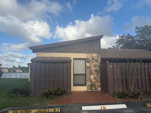 51-516 Briarwood Cir, Hollywood, FL, 33024-1397 | Card Image