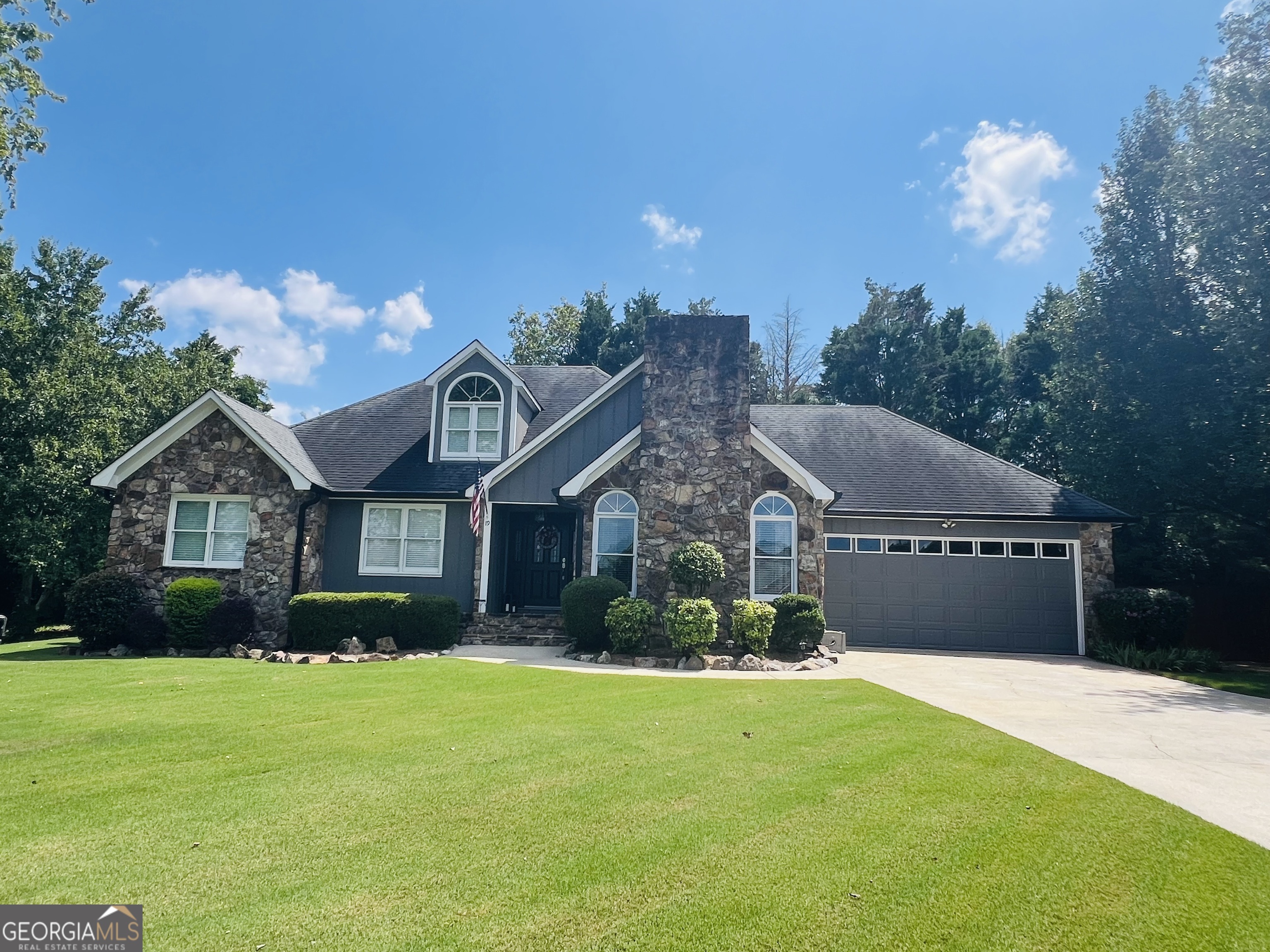 Leawood Ct, Lindale, GA 30147